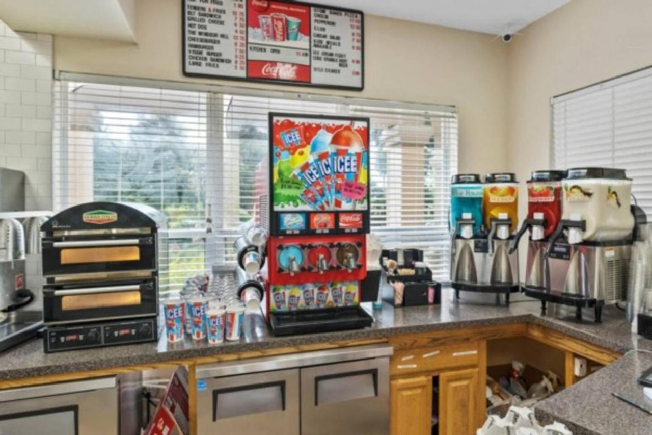 Windsor Hills Mickey Mouse Condo, 2.5mi *